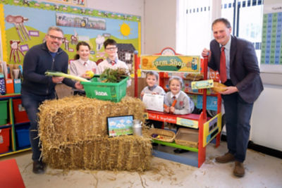 Asda teams up with the Ulster Farmers’ Union ahead of the Bank of Ireland Open Farm Weekend