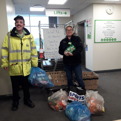 Colleagues help animal park | Asda Queensferry