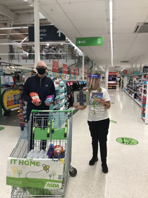 Thanking NHS staff at Glasgow Royal Infirmary! | Asda Robroyston