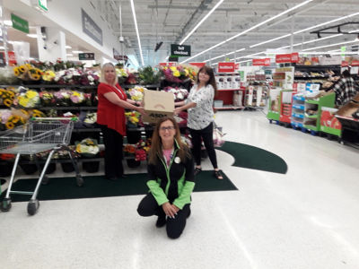 Homestart Horizons in Oadby Store to receive a donation of craft items | Asda Oadby