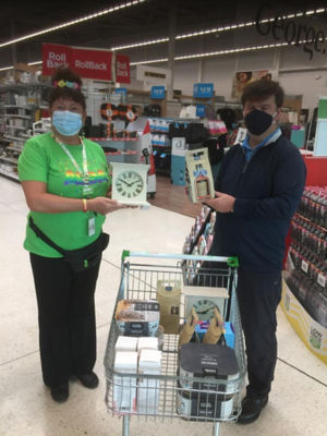 Bingo prize donations from Asda Dundee West for local community group | Asda Dundee West