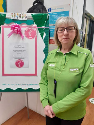 Asda Auntie Maureen marks 35 years' service | Asda Blantyre