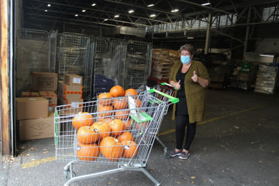 Bolton store donates pumpkins to 'Young Un's for Oldhams'. | Asda Bolton