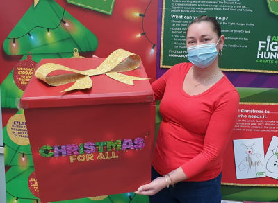 Supporting Burnhill Family Action Group's Christmas Elf Trail | Asda Toryglen
