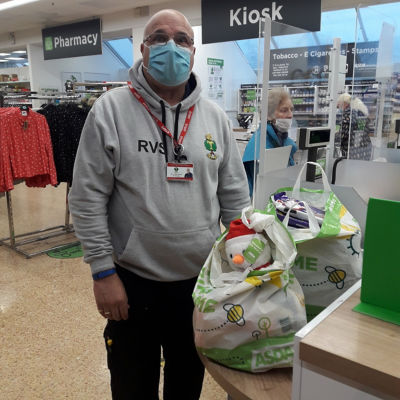 Christmas donation to Vine Tree Primary School | Asda Crewe