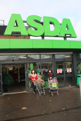 Bolton Burnden Park and Farnworth donate hampers to the Tonge Moor Carers.  | Asda Bolton