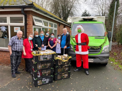 Matt delivers Christmas cheer | Asda Telford