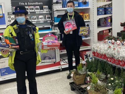Essex Police donation 🎄🎅🏼🎄 | Asda Chelmsford