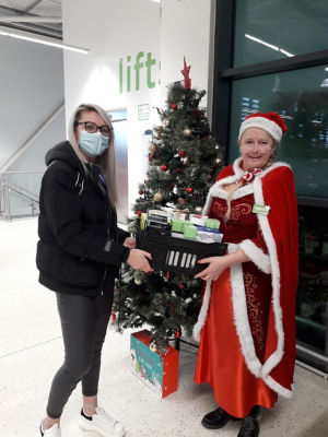 Springwood Primary School donation | Asda Swinton