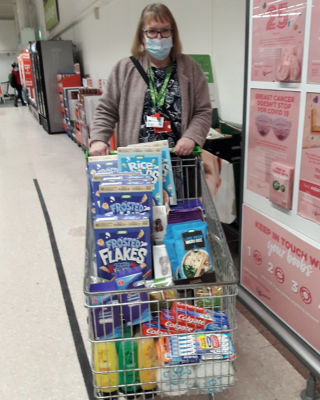 Mastrick Centre donation | Asda Middleton Park