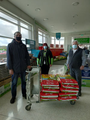 Markham Primary School donation | Asda Blackwood
