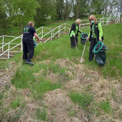 Who knew litter picking was good for your wellbeing! | Asda Wolstanton