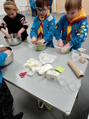 Chippewa Beavers making bird feeders | Asda Gillingham