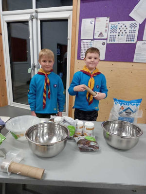 Chippewa Beavers making bird feeders | Asda Gillingham