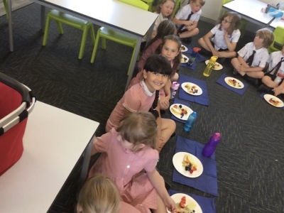 Richard Crosse C of E Primary School fruit tasting with the pupils. | Asda Burton on Trent