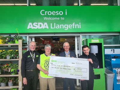 Helping the rotary club support the Ukrainian refugees | Asda Llangefni