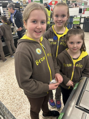 Derryloran Brownies Cookstown help foodbank | Asda Cookstown