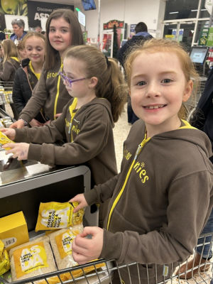 Derryloran Brownies Cookstown help foodbank | Asda Cookstown