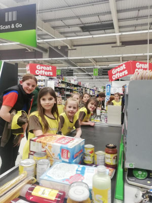 2nd Bearsden Brownies help foodbank | Asda Bearsden