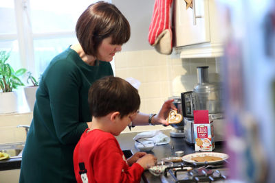 Sophie and Felix baking
