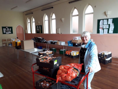 Asda Rugby Healthy Holidays donation to Make Lunch