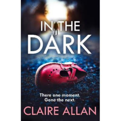 Paperback In The Dark - Claire Allan