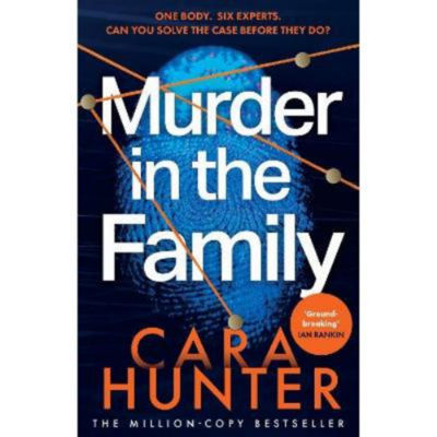 Paperback Murder in the Family - Cara Hunter