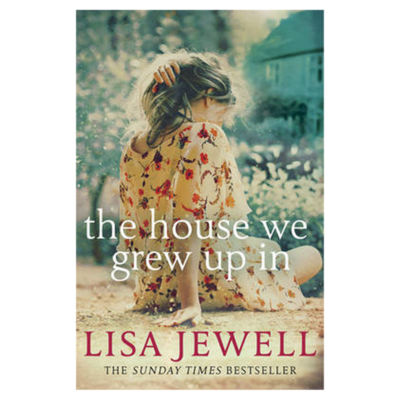 Paperback The House We Grew Up In Lisa Jewell