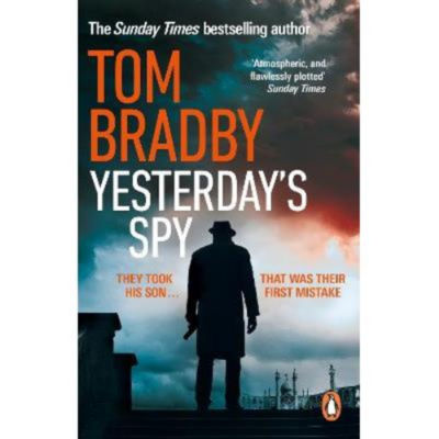 Paperback Yesterday's Spy - Tom Bradby