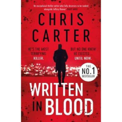 Paperback Written in Blood - Chris Carter