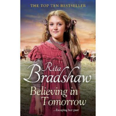 Paperback Believing in Tomorrow - Rita Bradshaw