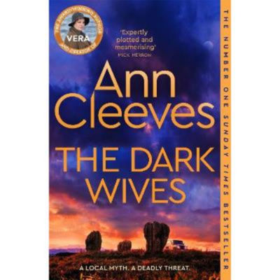 Paperback Dark Wives - Ann Cleeves