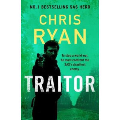 Paperback Traitor - Chris Ryan