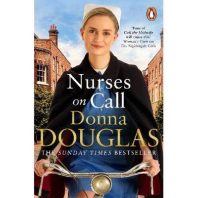 Paperback Nurses on Call - Donna Douglas