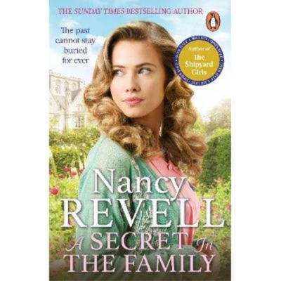 Paperback Secret in the Family - Nancy Revell
