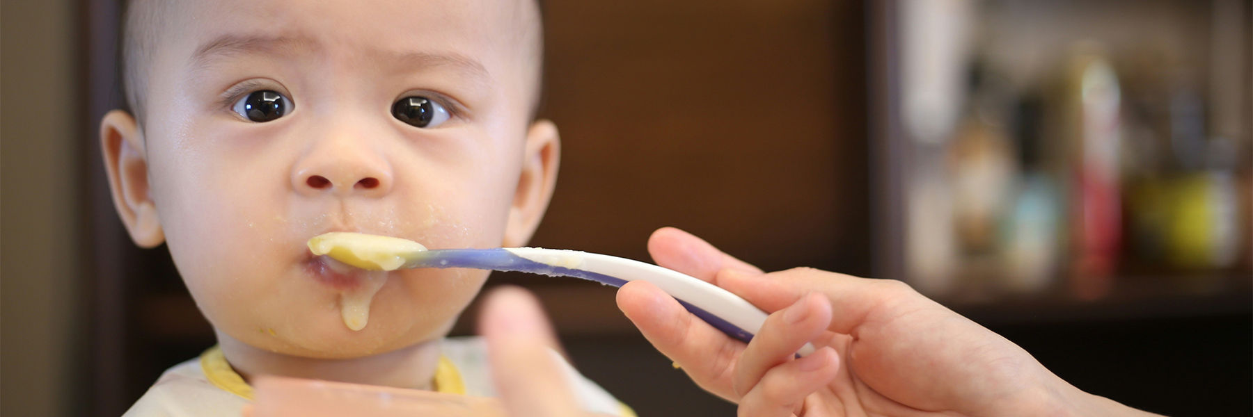 Baby Led Vs Purees, Baby With Spoon