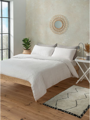 George Home White Seersucker Duvet Set Super King