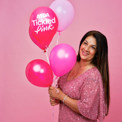 Asda Tickled Pink storyteller Avter joins volunteers raising money and awareness