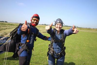 Daredevil Amy jumps out of plane to raise money for hospice