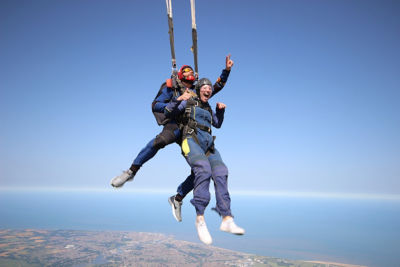 Daredevil Amy jumps out of plane to raise money for hospice