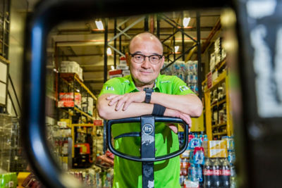 Nightshift team at Asda Chesser learn sign language to communicate with deaf colleague Billy