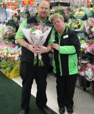 Asda Chesser community champion Gary Anderson and his late mum Linda