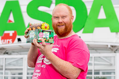 Asda supports #caterpillarsforcancer with Clyde and Frieda caterpillar cakes