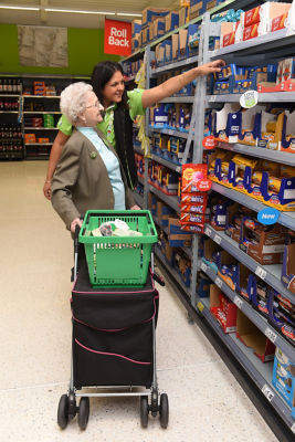 Meet customers Doris and Lil – Britain's oldest identical twins 