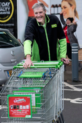 Praise for popular porter Dave Jones at Asda Great Bridge