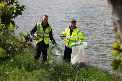 Larne litter pick