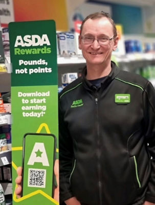 First aider Ken Inglis from Asda Middleton Park