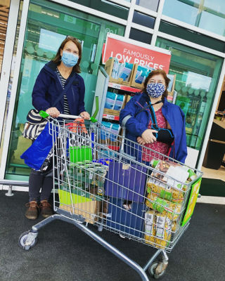 Asda Rugby Healthy Holidays donation to Make Lunch
