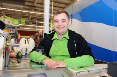 Amazing Asda Stenhousemuir colleague Andrew wins customer hero award