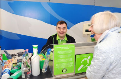 Amazing Stenhousemuir colleague Andrew named customer hero in Being Asda Awards
